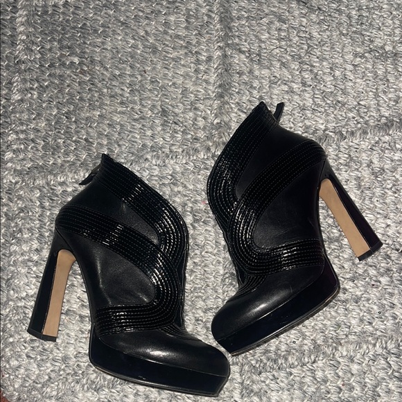 Elegant Black Women's Heeled boots - Picture 1 of 6
